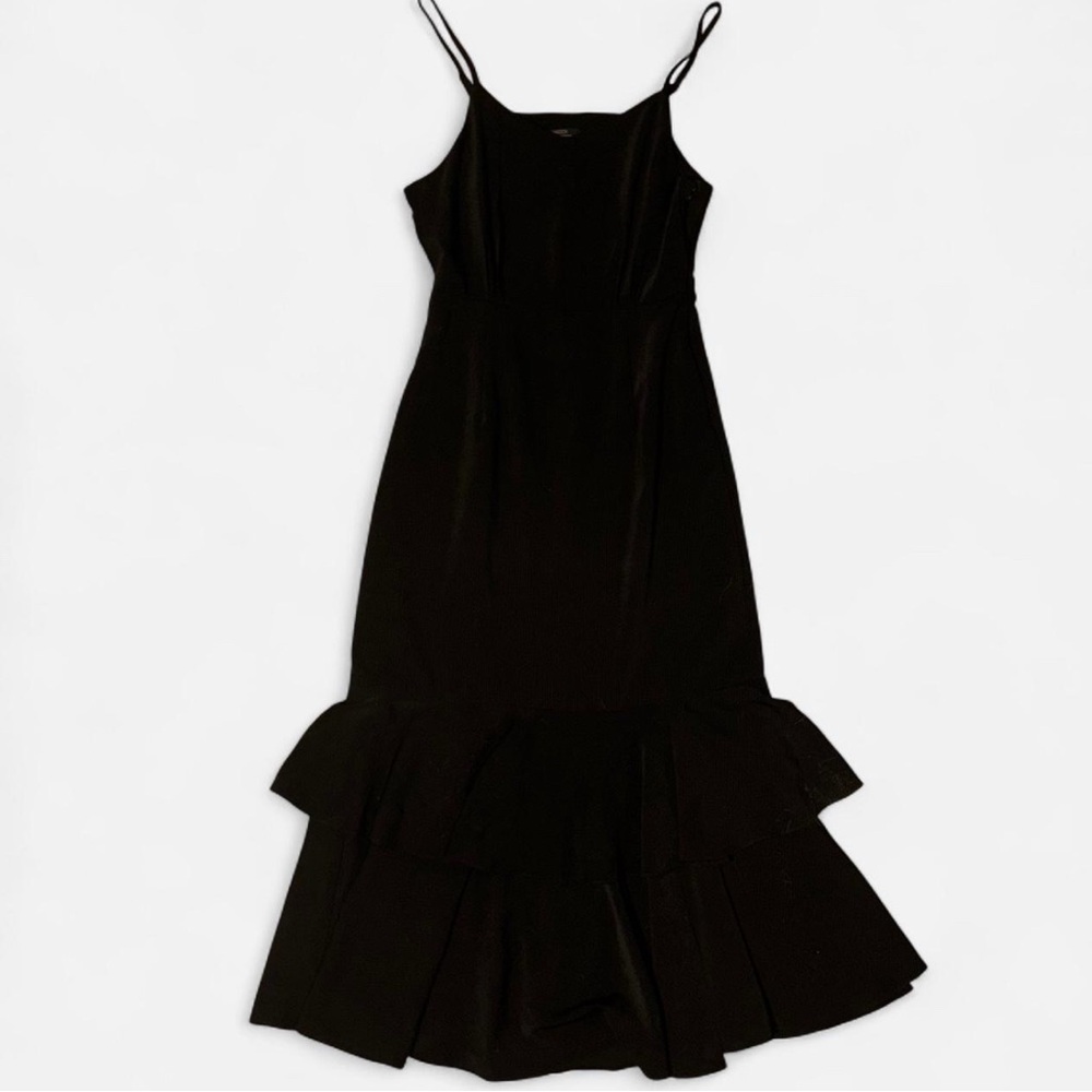 Elegant Black Maxi Dress with Ruffles